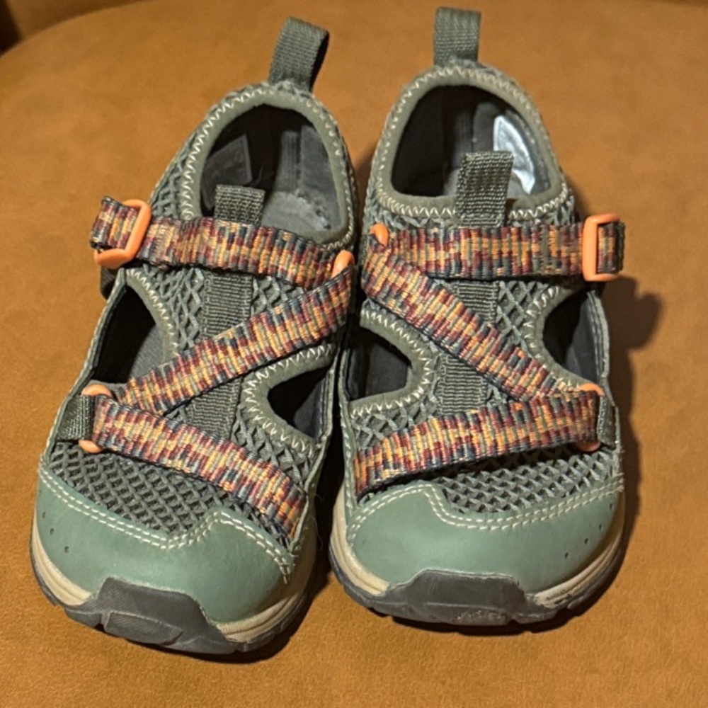 Kids' Green and Orange Chaco Outdoor Hiking Sandals / Water Shoes